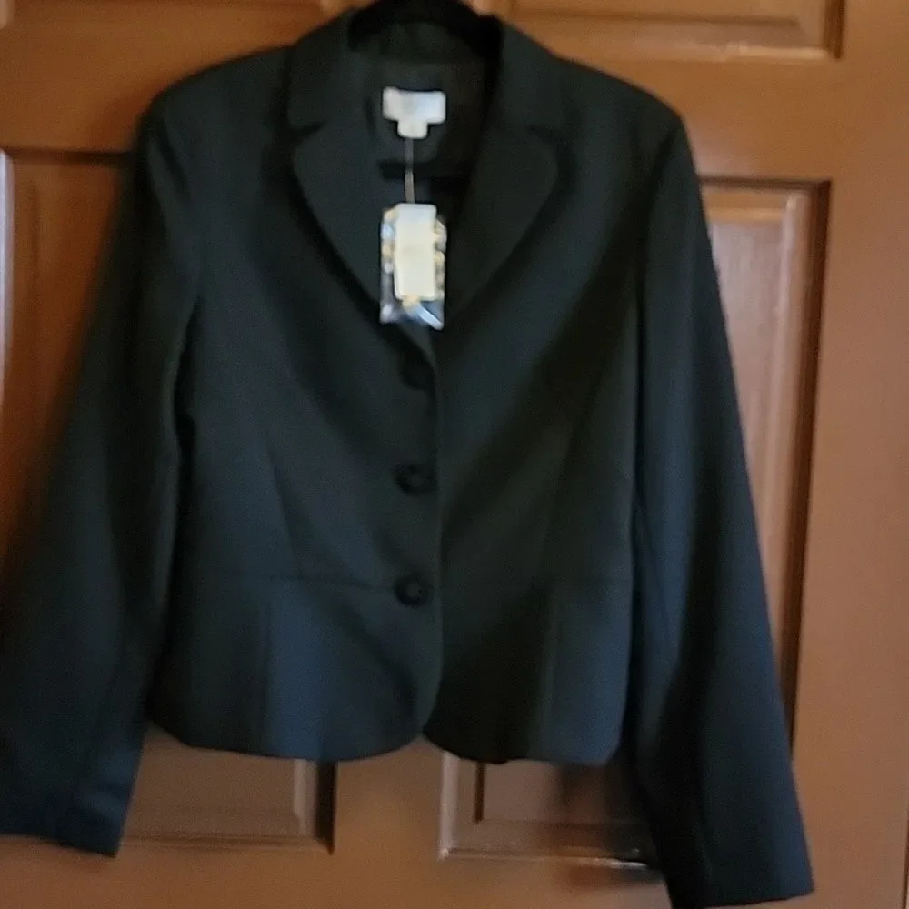 Loft-wool very light blk short blazer with peplum in back Size 12 NWT.